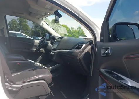 2015 Dodge Journey R/T z USA, uszkodzony, nr VIN 3C4PDDEG9FT740304